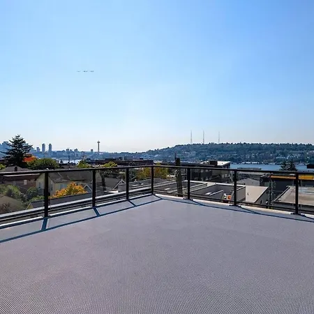 A-Seattle Urban Village- Lopez- Roof Top View Deck
